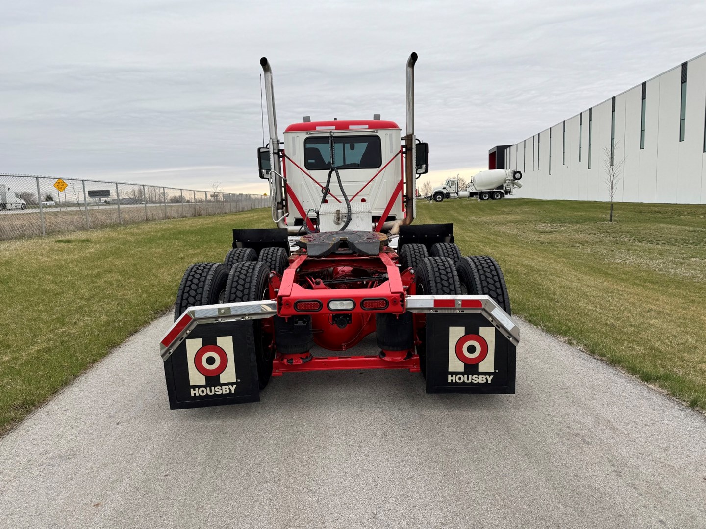 Used 2023 Mack Anthem Daycab - image 5